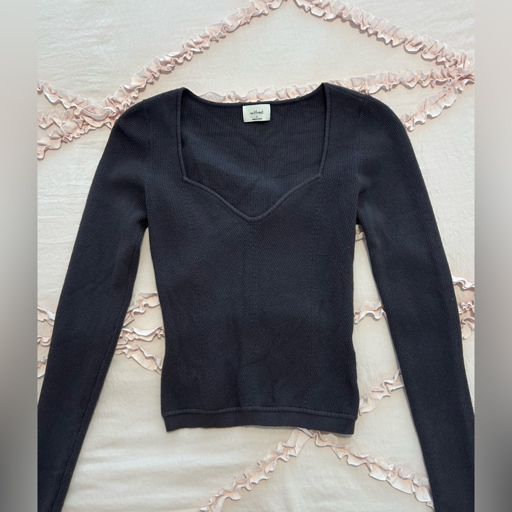 Aritzia Wilfred Grey V-neck Sweater